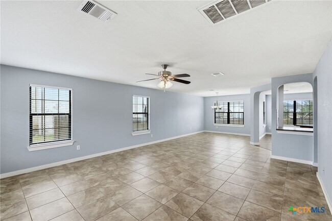 Building Photo - 504 Castebar Dr