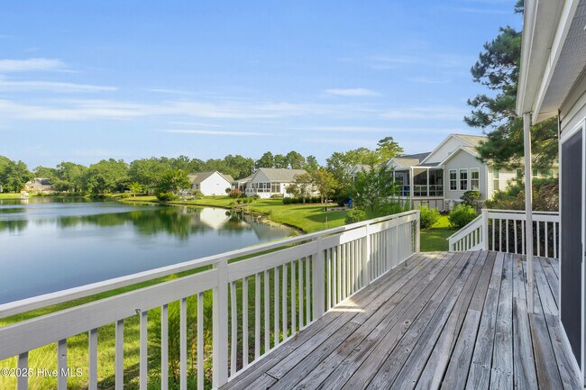Foto del edificio - 11034 Windward Dr