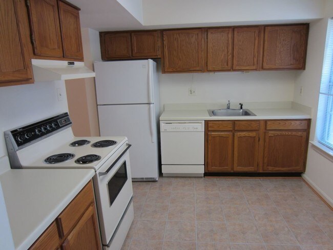 Building Photo - 1663 Independence Ct