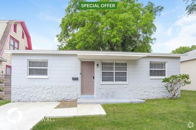 Building Photo - 2243 Trelaine Dr