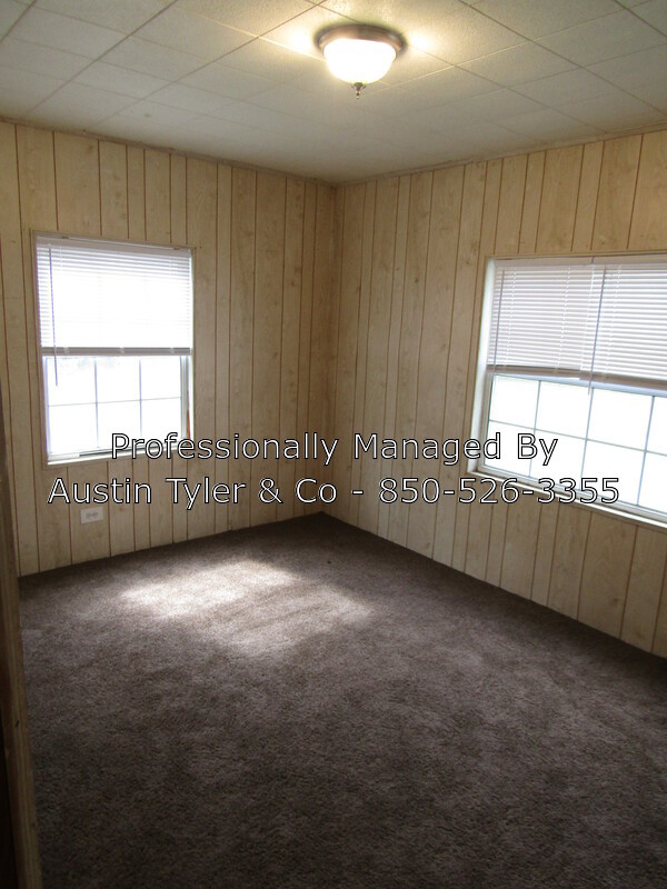 Foto del edificio - 5258 Pleasant St