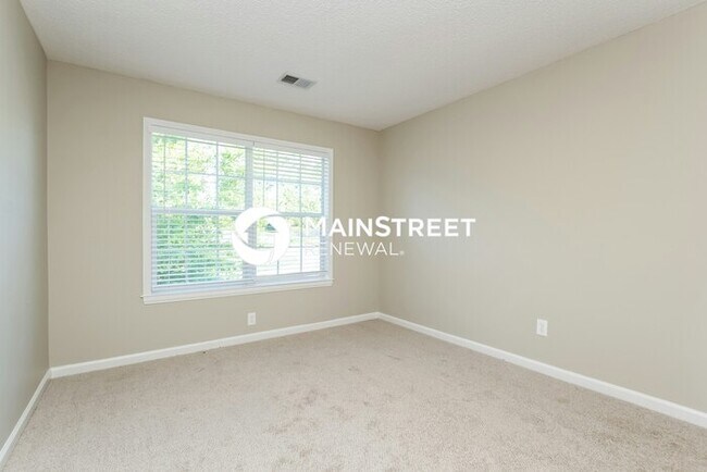 Foto del edificio - 4 Bedroom Pet-Friendly Home in Douglasville, GA with Main Street Renewal