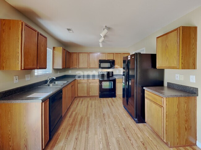 Foto del edificio - 2432 Sweet Birch Ct