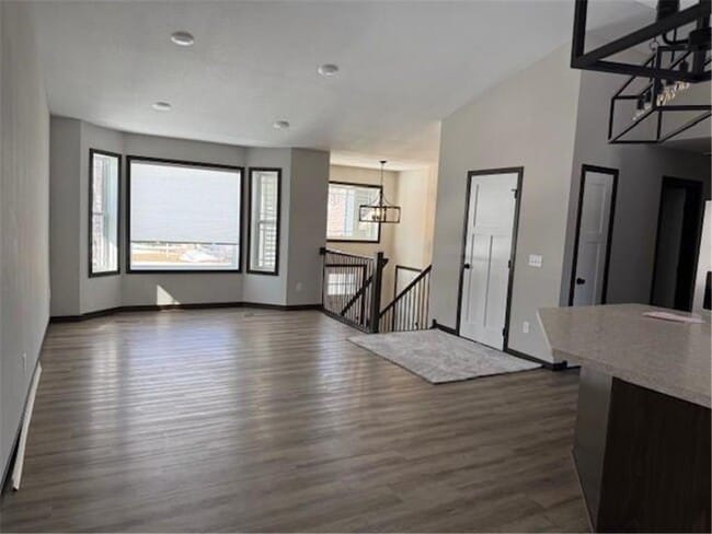 Building Photo - 614 Dillon Ave N