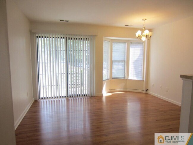 Building Photo - 46 Lear Ct