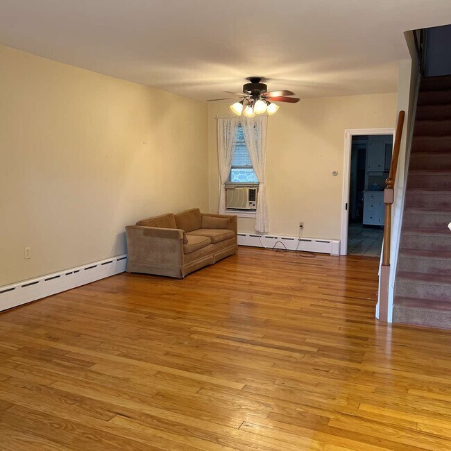 Foto del edificio - 739 S Harrison St