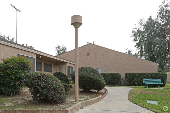 Building Photo - Tulare Garden Apartments