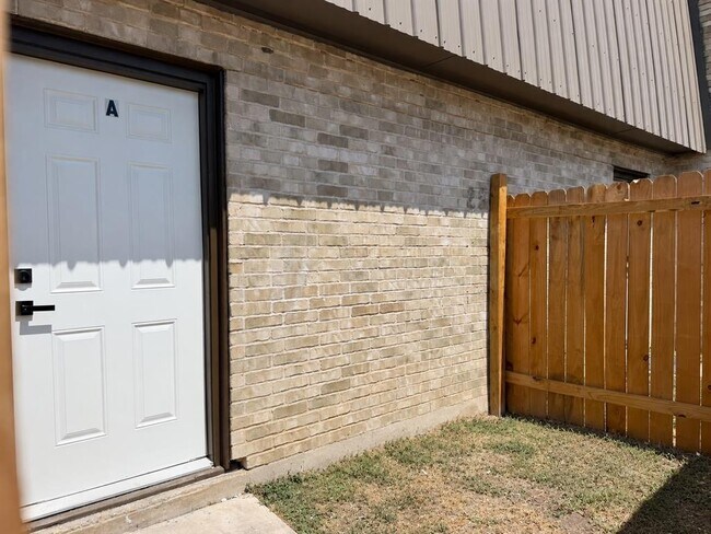 Foto del edificio - 2904 Sweeney Ln
