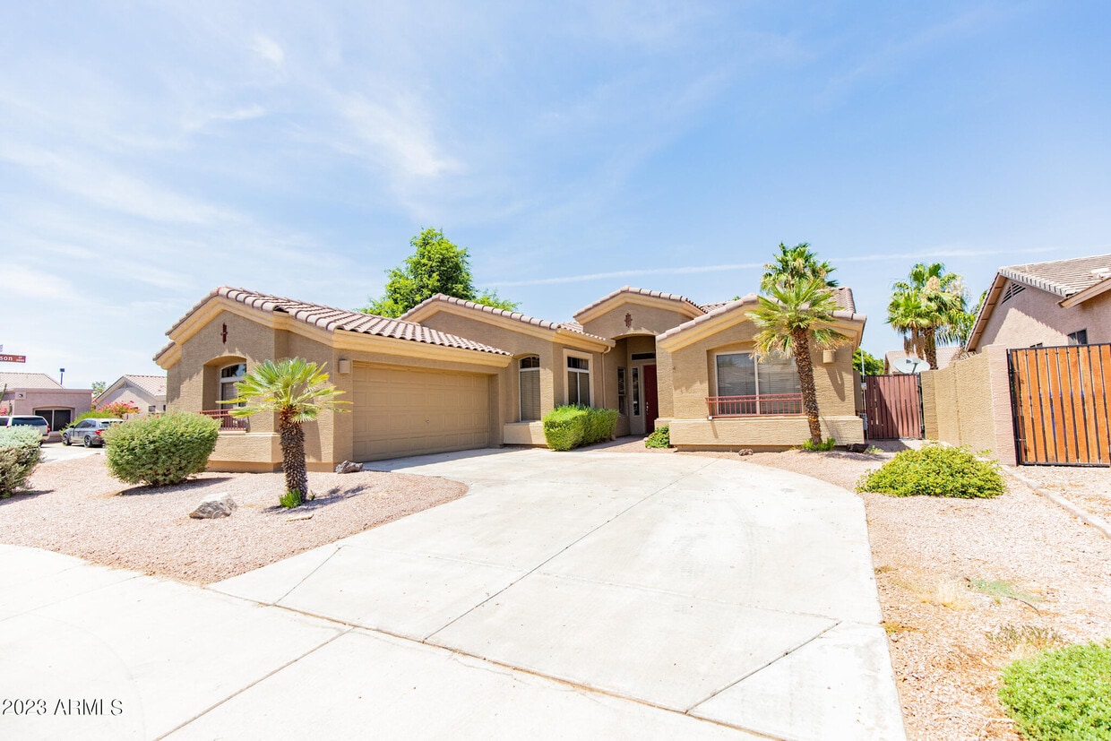 Foto principal - 770 W Aloe Pl