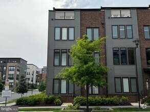 Building Photo - 16330 Columbus Ave