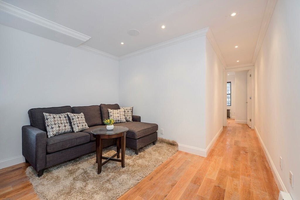 Foto principal - 345 E 34th St