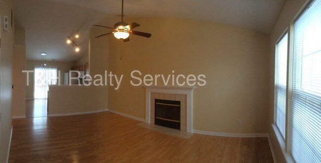 Building Photo - 5362 Greensward Ln
