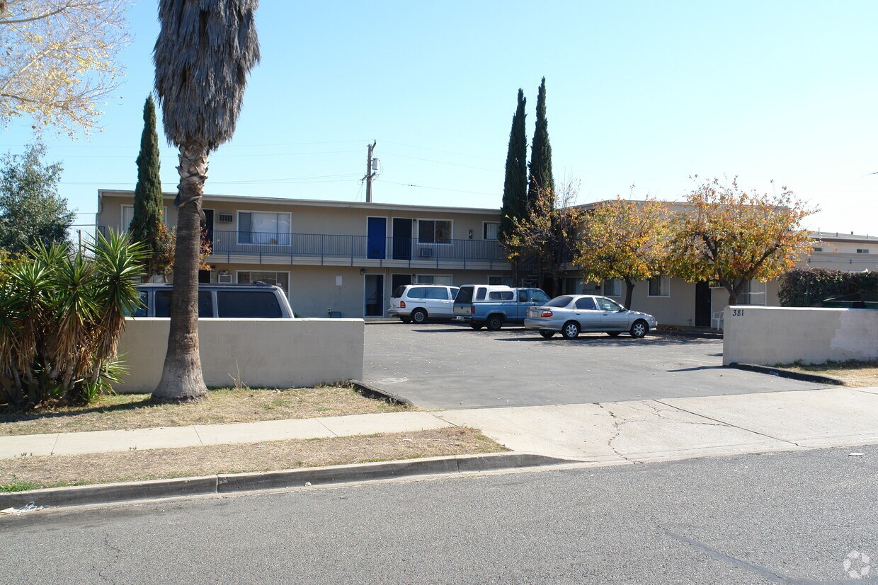 Primary Photo - 381 Millar Ave