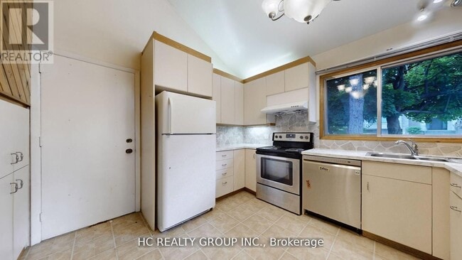 Building Photo - 55 Sumner Heights Dr