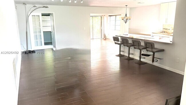 Foto del edificio - 2736 Carnation Ct