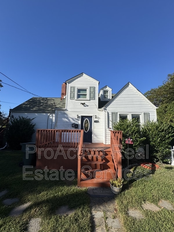 Primary Photo - 1018 Wolcott Ave