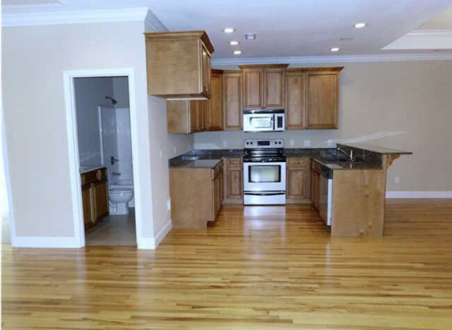 Building Photo - 7523 Magnolia Leaf Ln