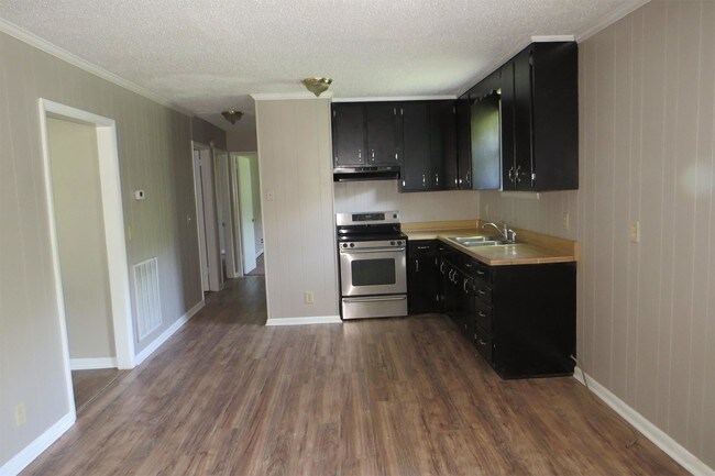 Building Photo - 1480 Valley Ridge Dr W