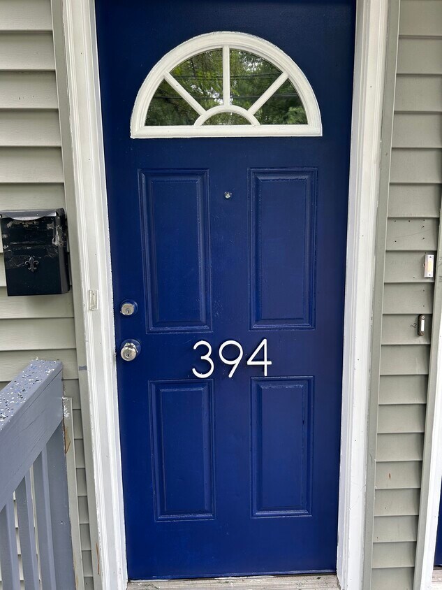 Foto principal - 394 Shelton Ave