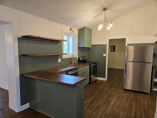 Foto del edificio - 3327 Cockatoo Rd