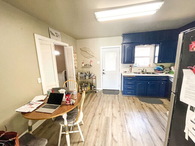 Building Photo - Updated Tech Terrace House with Great Back...