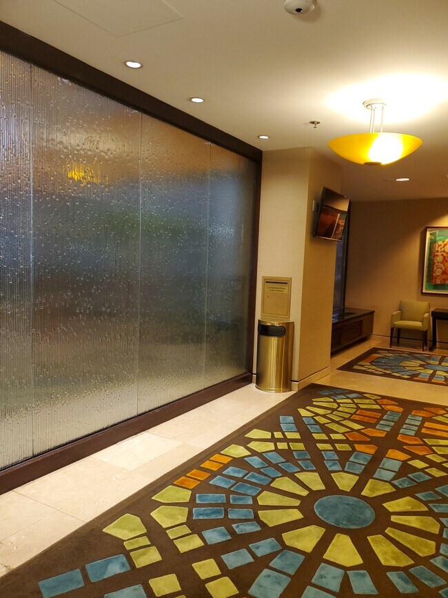 Foto del edificio - 300 Riverfront Dr