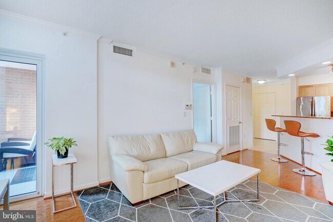 Foto del edificio - 3101 N Hampton Dr