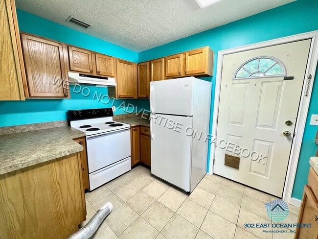 Foto del edificio - $200 OFF FIRST MONTH RENT - Lovely 2 bedroom / 1 bathroom home now available for rent!