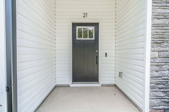 Building Photo - 21 solomon Dr