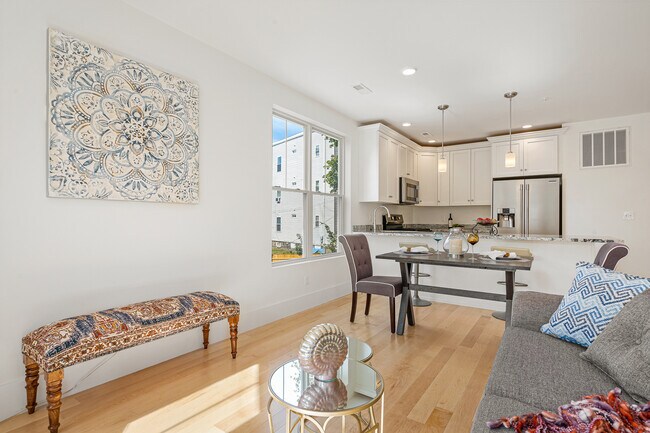 Living/ dining - 41 Woodville St