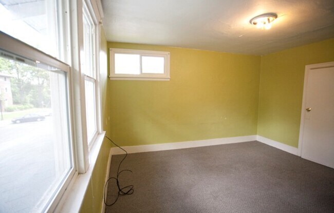 California St #2 - Sala de estar - 805 NE California St