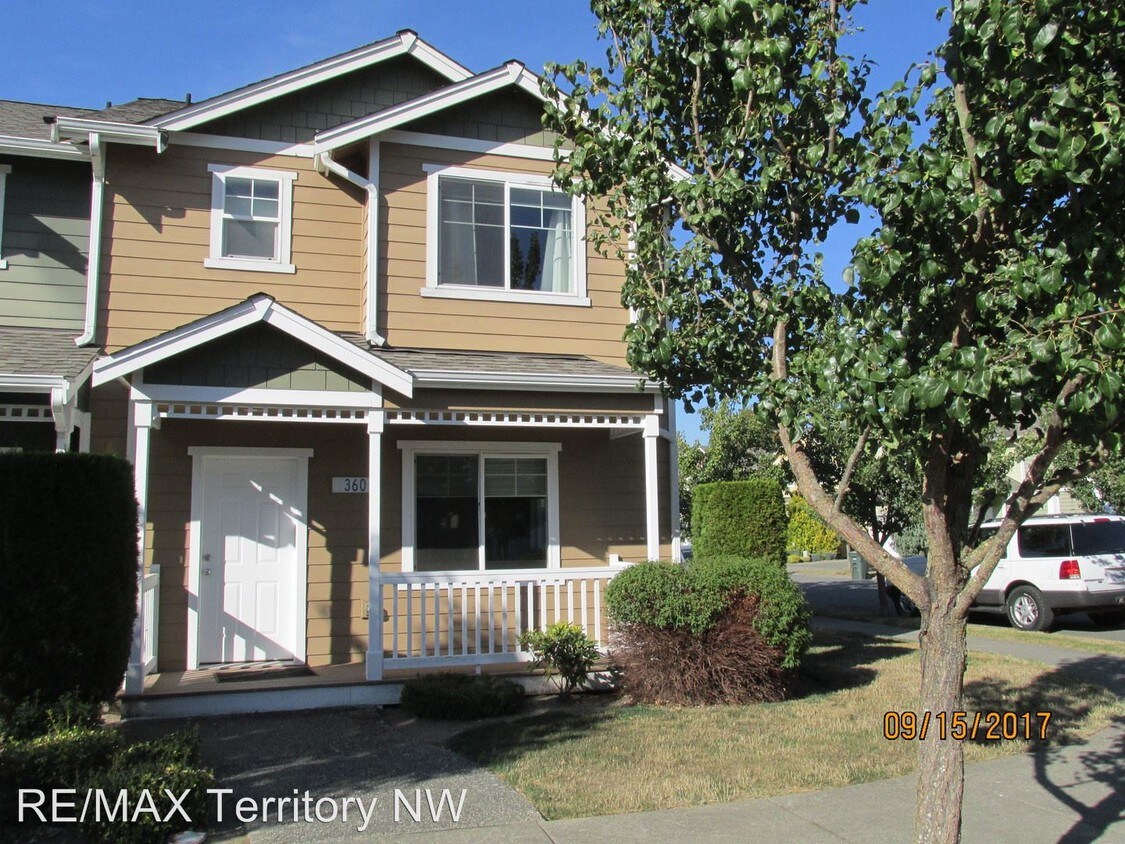 Primary Photo - 3 br, 2.5 bath Apartment - 360 Helen Street