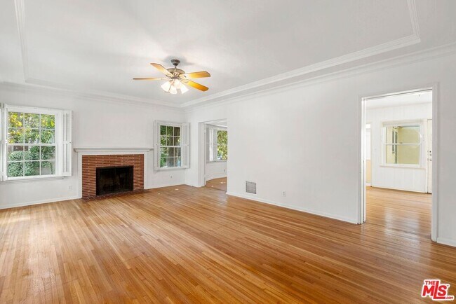 Foto del edificio - 10593 Wilkins Ave