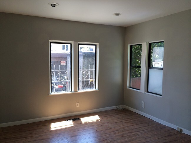 Foto del edificio - 714-716 N Alfred St