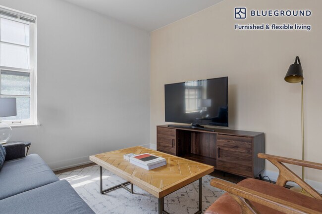 Foto del edificio - 1020 W Lawrence Ave