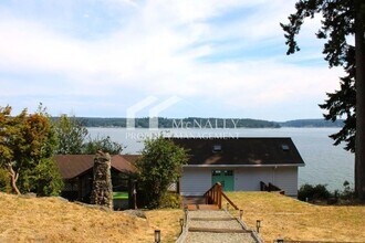 Building Photo - 11324 Vipond Dr NW