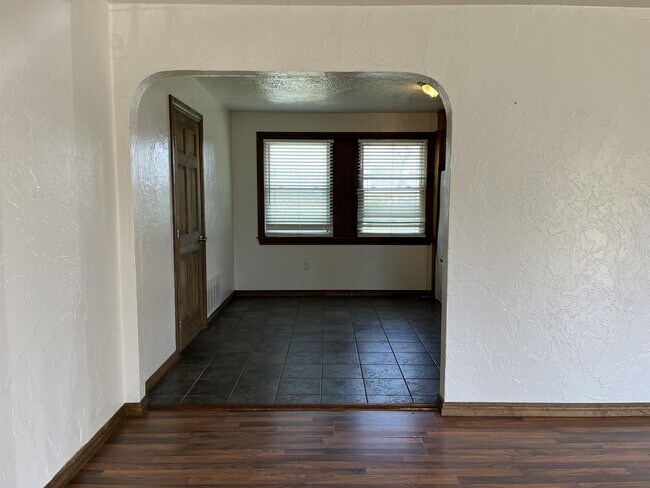 Foto del edificio - 111 E Haddock St