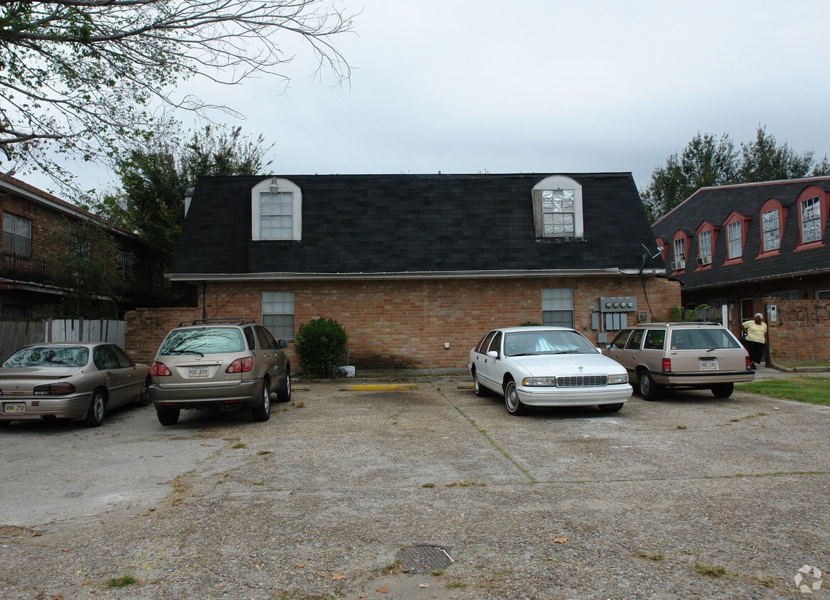 Primary Photo - 3532 Martinique St