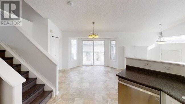 Building Photo - 9442 Lakeland Dr