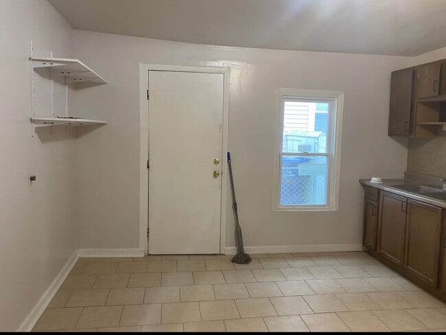 Building Photo - 266 7th St