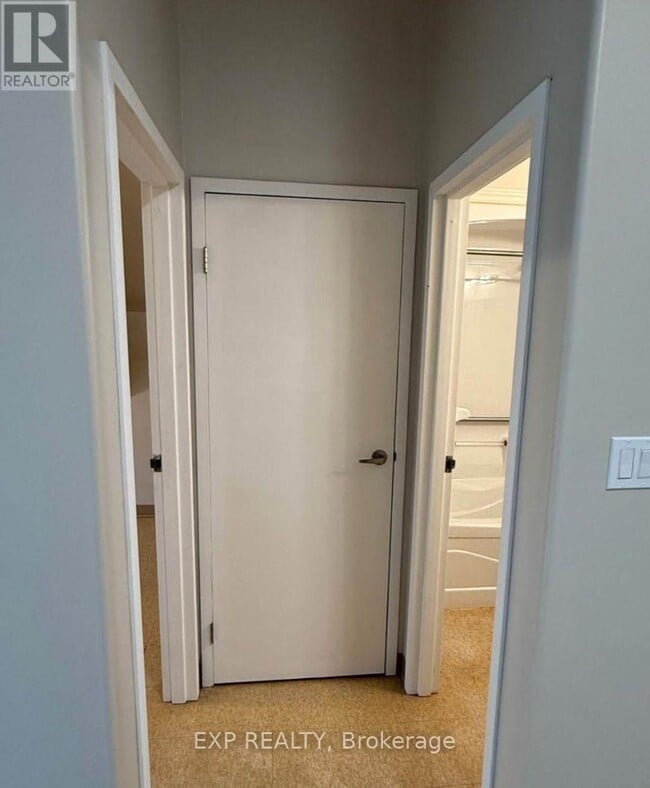 Building Photo - 25 Winniett St