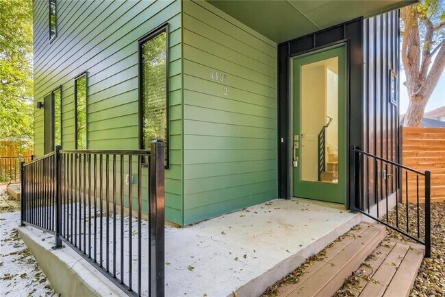 Foto del edificio - 1135 Walton Ln