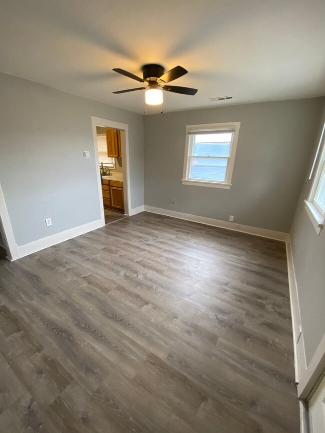 Building Photo - 3 Bedroom 1 Bath Home
