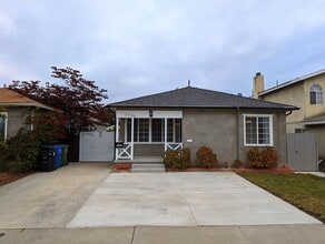 Building Photo - 2746 Thurman Ave.