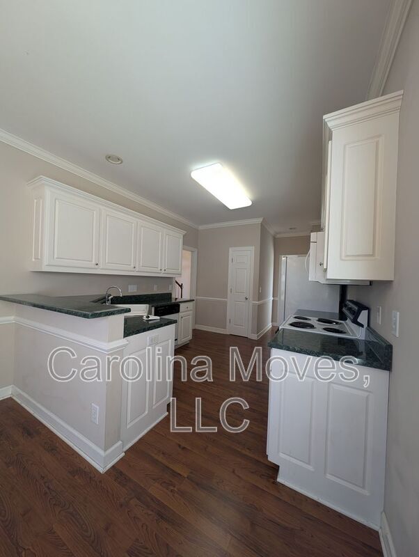 Foto del edificio - 33 Meadow Springs Ln