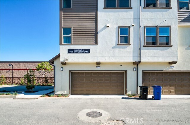 Foto del edificio - 6038 Derby Ln