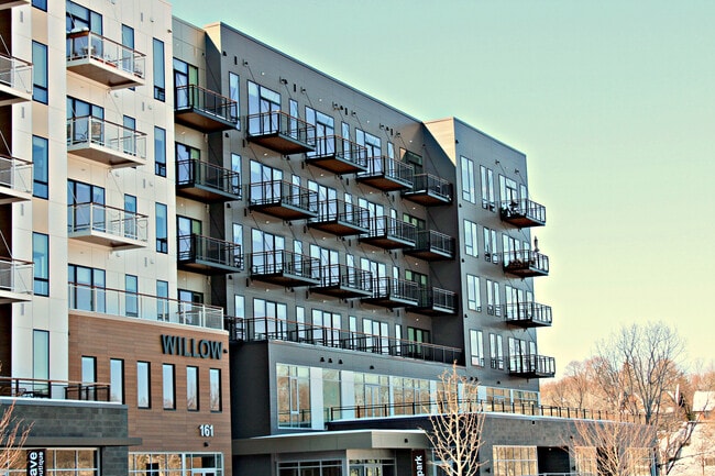 Building Photo - RiverHeath