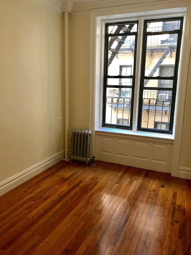 Primary Photo - 305 W 45th St