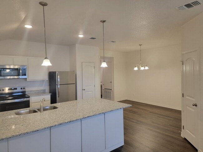 Building Photo - 103 Dolphin Dr