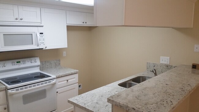 Foto del edificio - 1 STORY CONDO